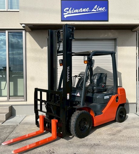 格安自社配送 トヨタ フォークリフト ディーゼル　2.5トン ヒンジ付 3本レバー 個人様や農家様も大歓迎