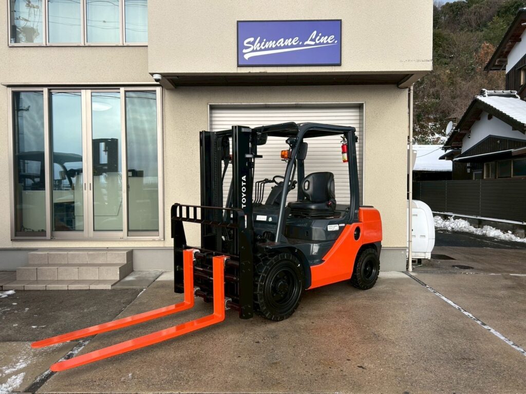 トヨタ　3ｔ　フォークシフト