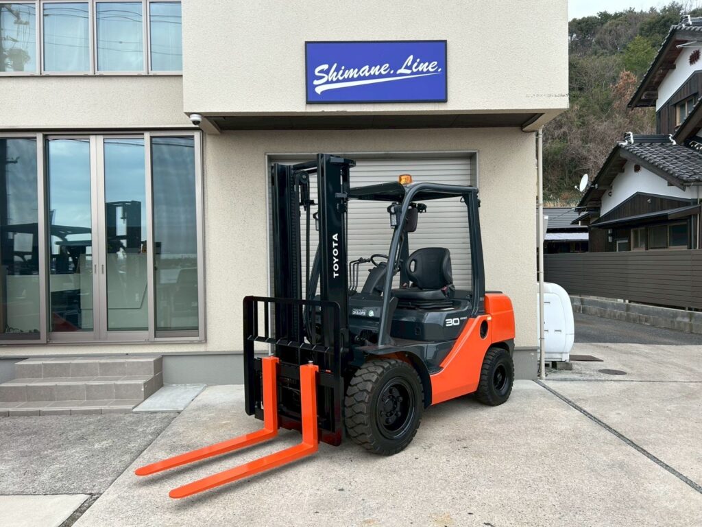 トヨタ　３ｔ　高年式　フォークシフト