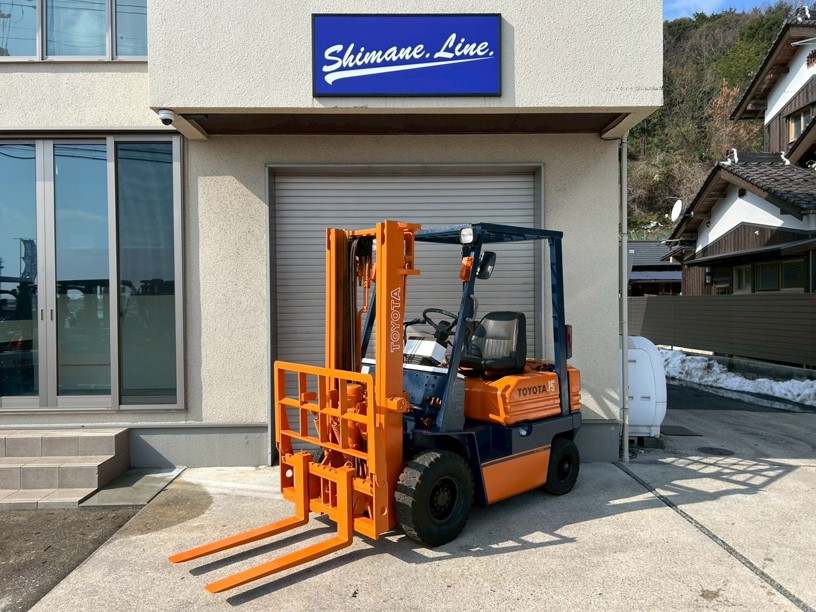 トヨタ　1.5ｔ　ヒンジ