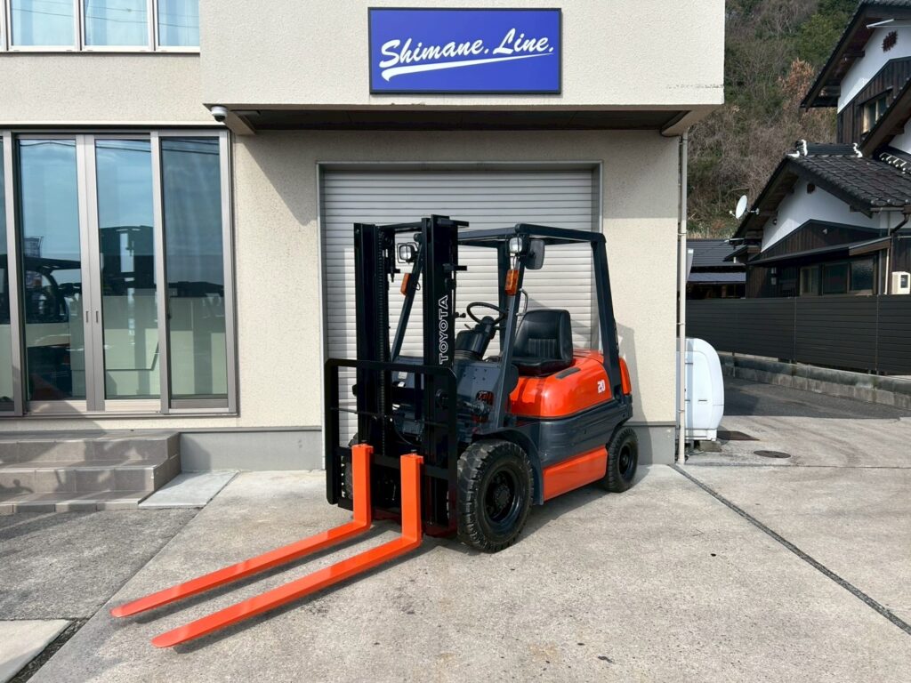 トヨタ　2ｔ　長爪　アワー少なめ