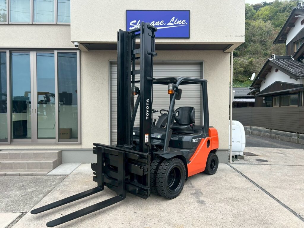トヨタ 2.5ｔ 全回転・フォーククランプ
