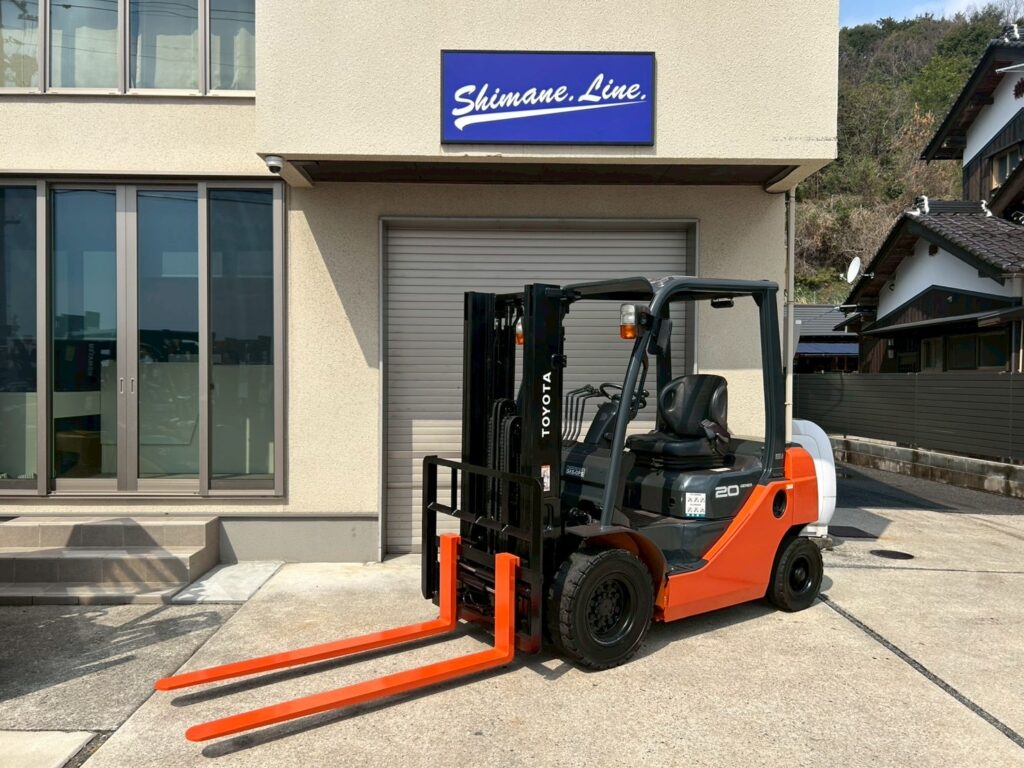 トヨタ　2ｔ　フォークシフト　2段フルフリー