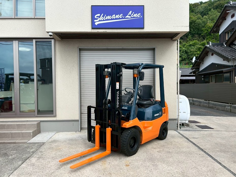 トヨタ　1.5ｔ　３段フルフリーマスト