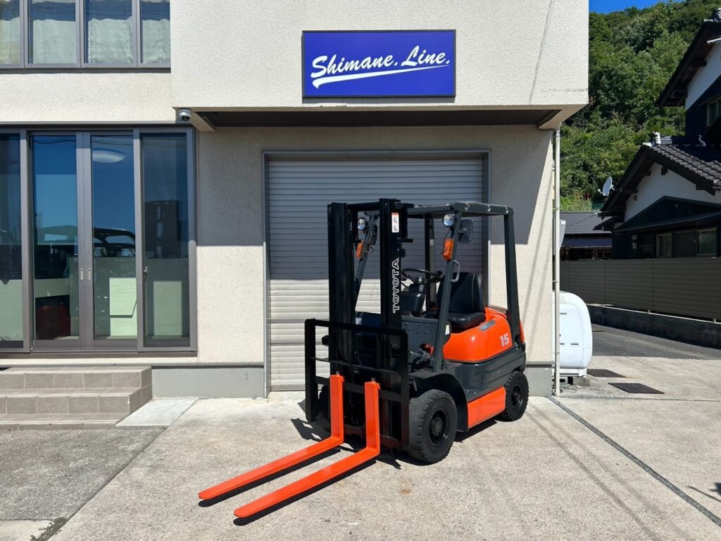 トヨタ　1.5ｔアワー少なめ　ノーパンクタイヤ